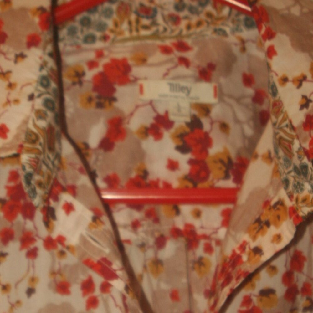 Tilley Floral Blouse Size Large in Womens